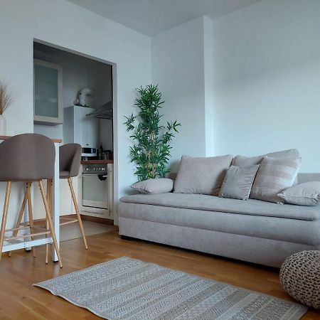 Balcony Apartment, 5 Min Walk To First District Wenen Buitenkant foto