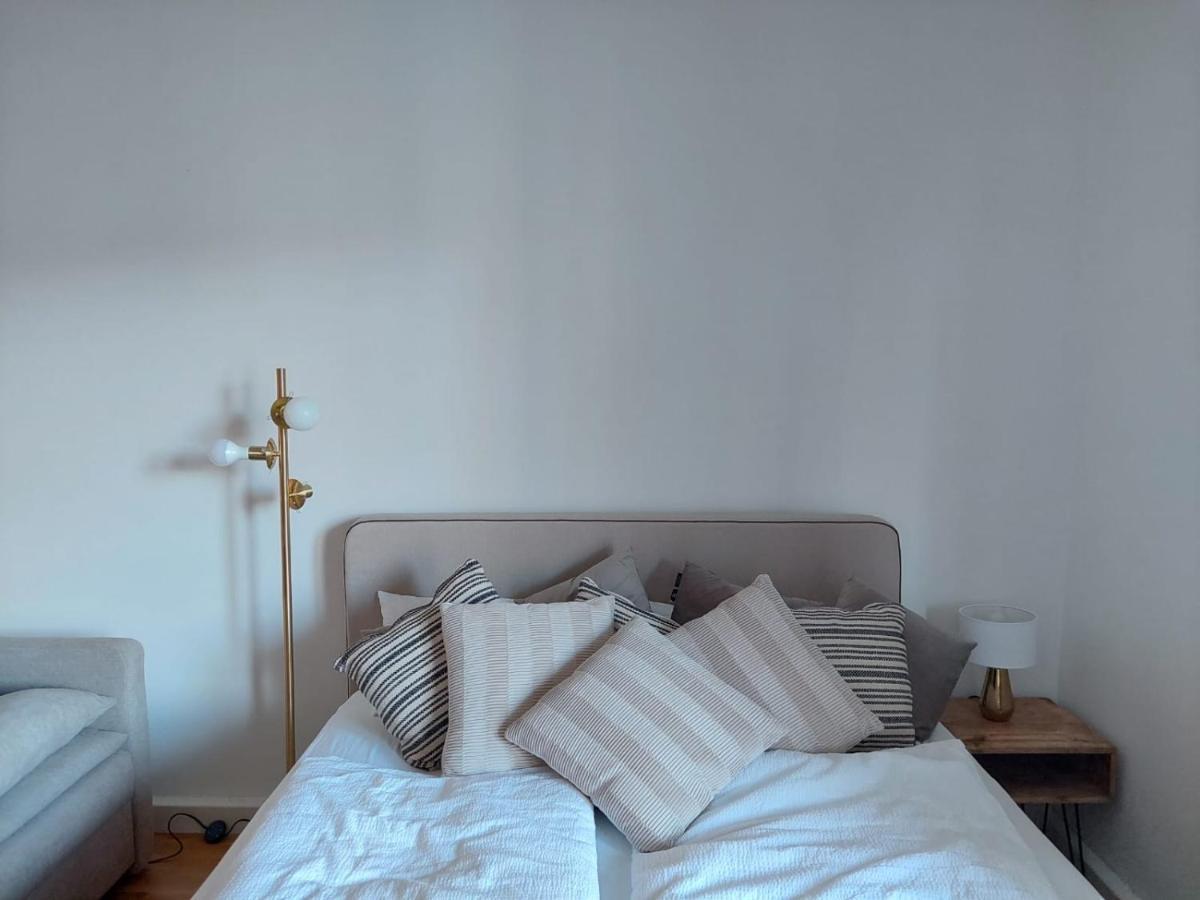 Balcony Apartment, 5 Min Walk To First District Wenen Buitenkant foto